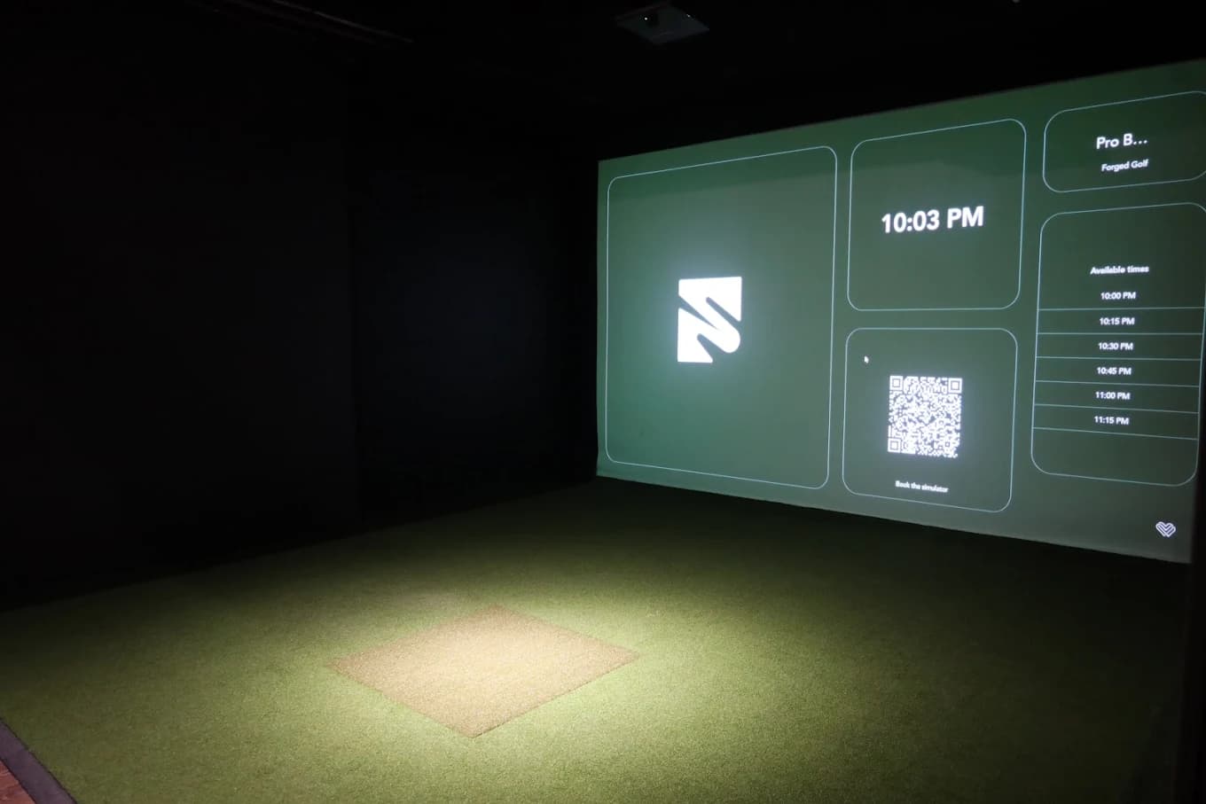 Uneekor bay for indoor golf practice and simulator play at Forged Golf